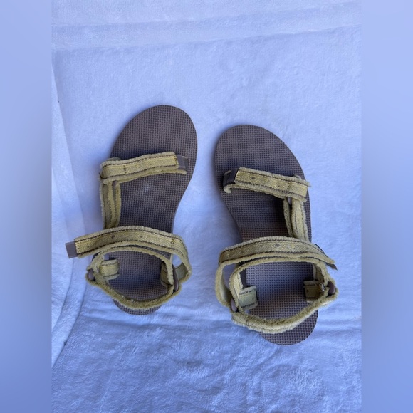 TEVA ORIGINAL UNIVERSAL MARESSA SANDALS WOMEN’s Size 7 Shoes light yellow - Picture 2 of 15